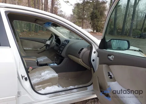 2009 Nissan Altima 2.5 S z USA, uszkodzony, nr VIN 1N4AL21E99N561563